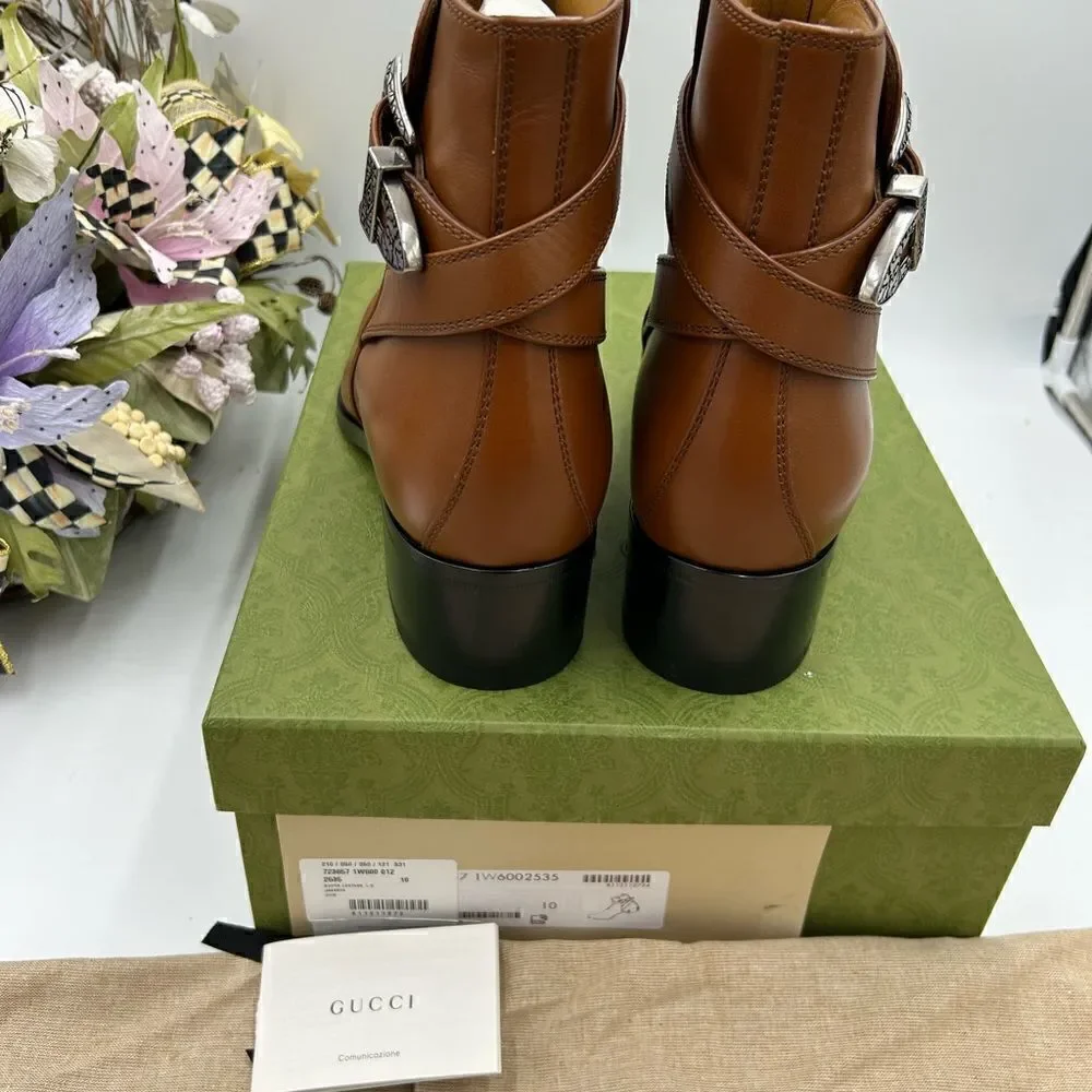 Men’s Gucci, leather ankle boots with buckle size 9 made in Italy